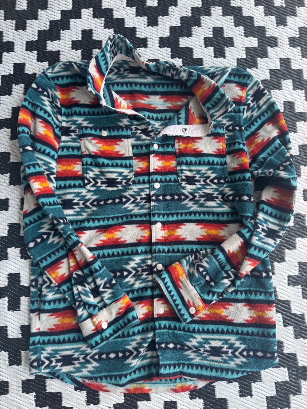 RF BRAND Southwest-Pattern Snap-Front Fleece Shacket - L - Picture 8 of 9